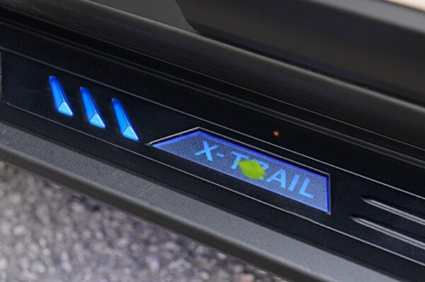 กาบบันไดข้าง Nissan X-Trail รุ่น Minorchange พร้อมไฟส่องพื้น LED